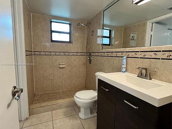 2nd image of 7125 Bay Dr APT 205