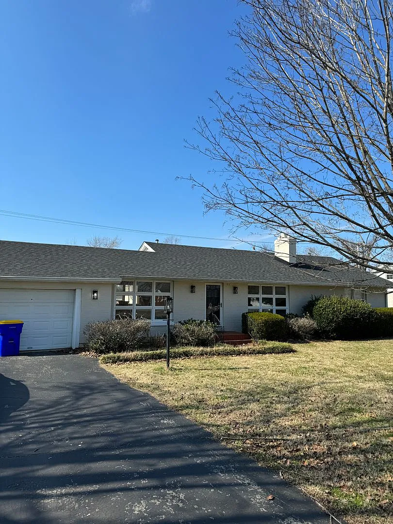 705 Hampton Drive — Photo 2
