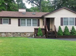 11 Lake Shore Rd E, Stockholm, NJ 07460