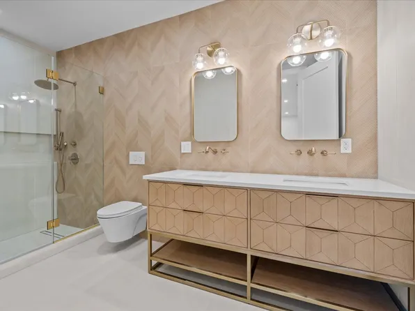 2729 Bedford Avenue image 18 of 33