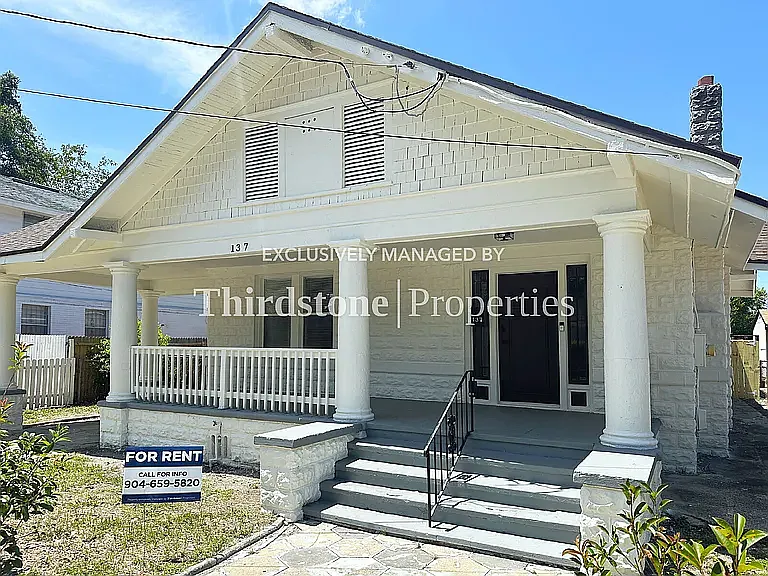 137 W 18th St