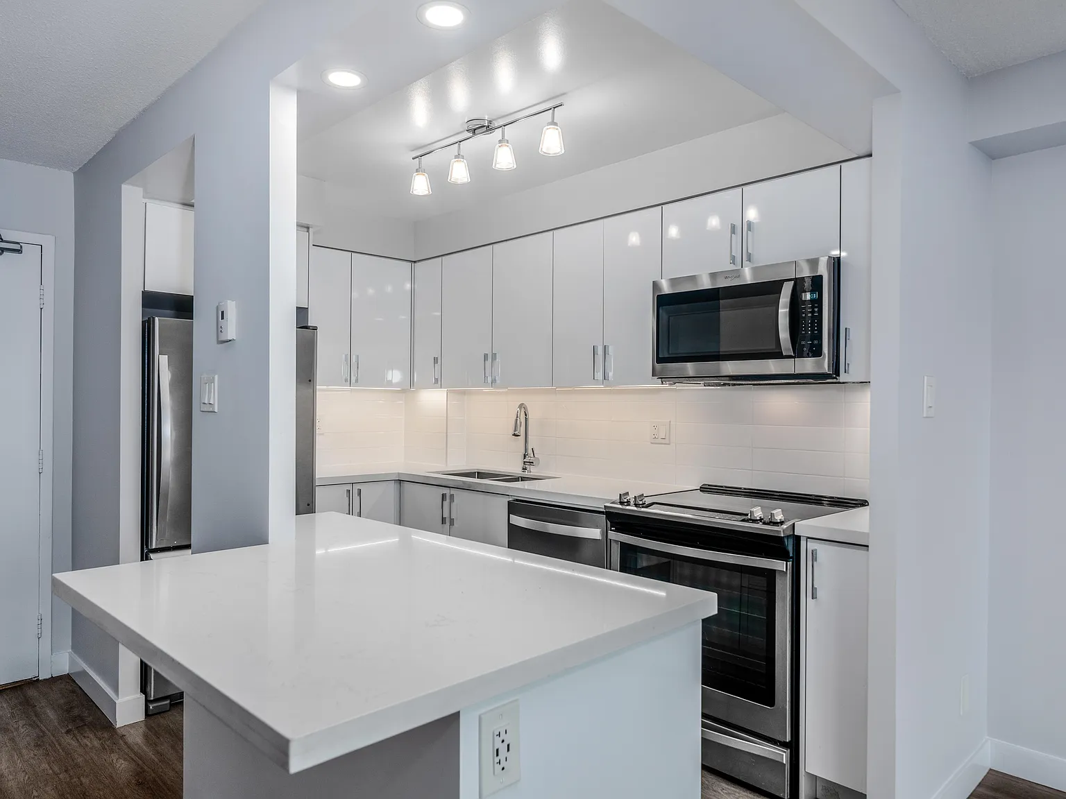Richmond Hill Apartments — Photo 1