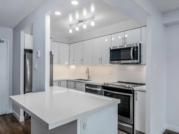 Richmond Hill Apartments