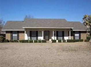 5513 Hickory Ridge Dr, Bossier City, LA 71111