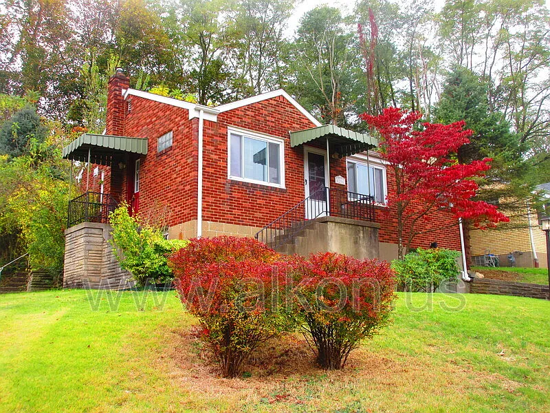 2 bed, 1.5 bath, 900 sqft, $1,500 — Photo 3