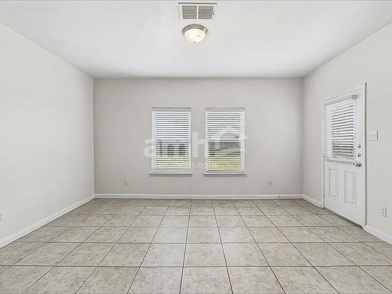8960 Blackhaw St — Photo 5