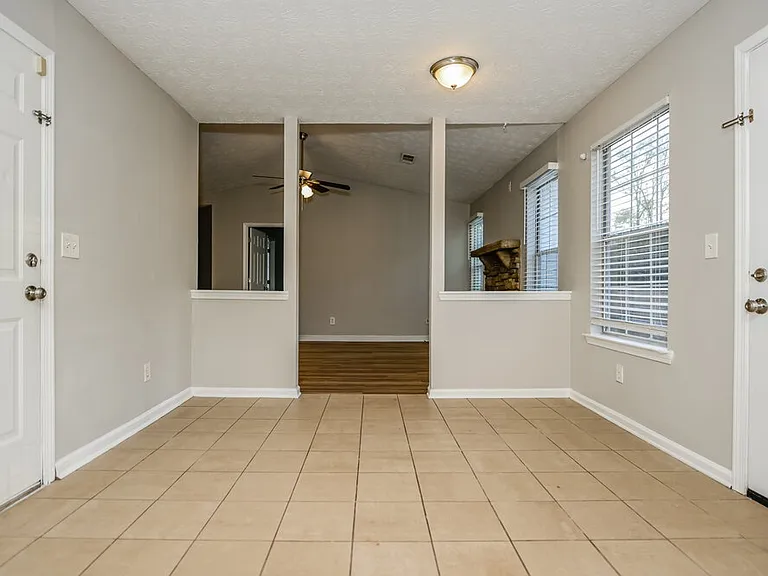 337 Autumn Lake Dr — Photo 5