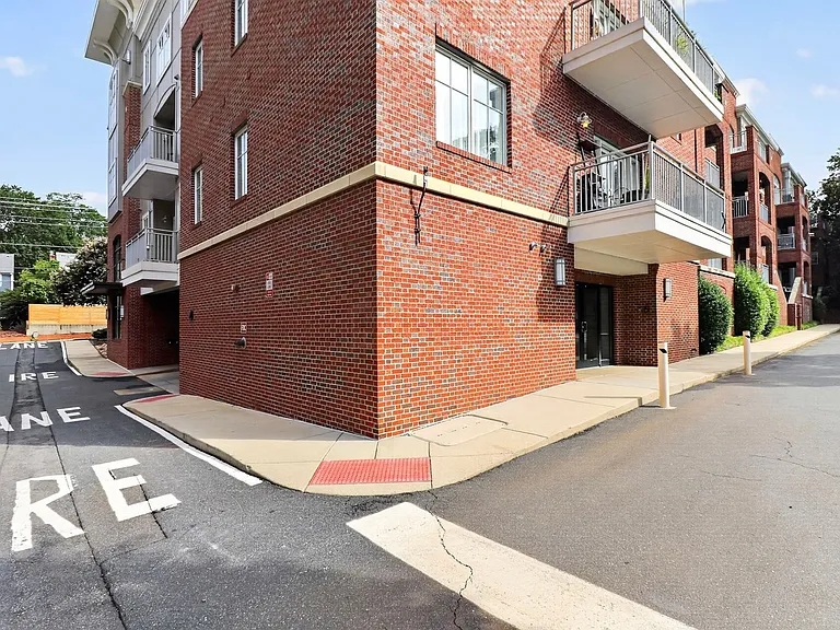 1829 Kenilworth Ave #B-209 — Photo 18