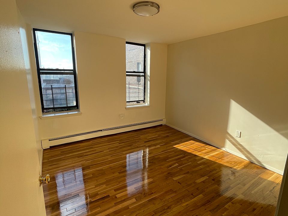 1st image of 976 Sheridan Ave #6A