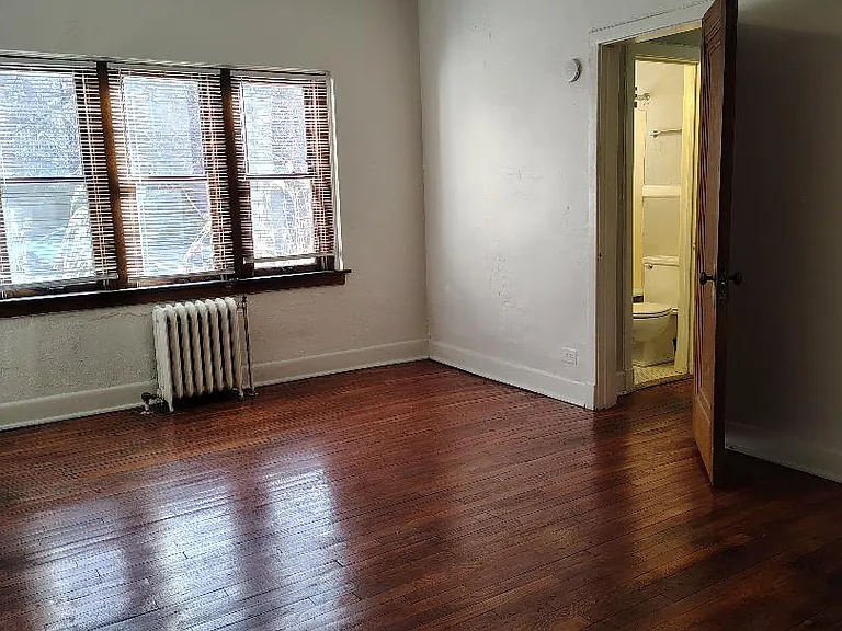 Devonshire Apartments at 1107 Pennsylvania St — Photo 24