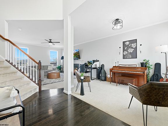 3rd image of 10 Summers Ridge Rd