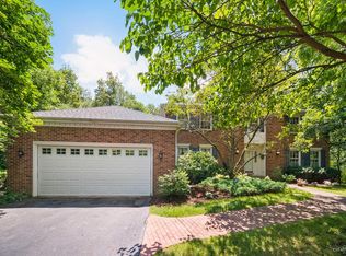 2275 Timbertrails Rd, Lisle, IL 60532