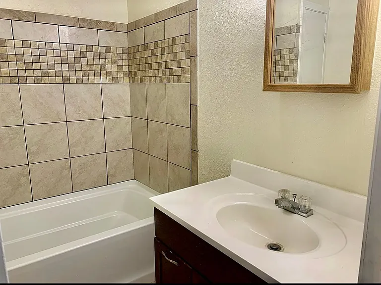 470 Hwy 282 - Clancy 4-Plex — Photo 5