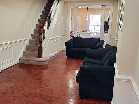 2nd image of 2905 Orleans St