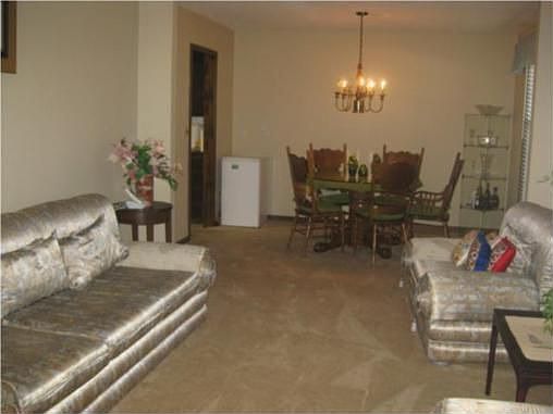 formal living /dining room