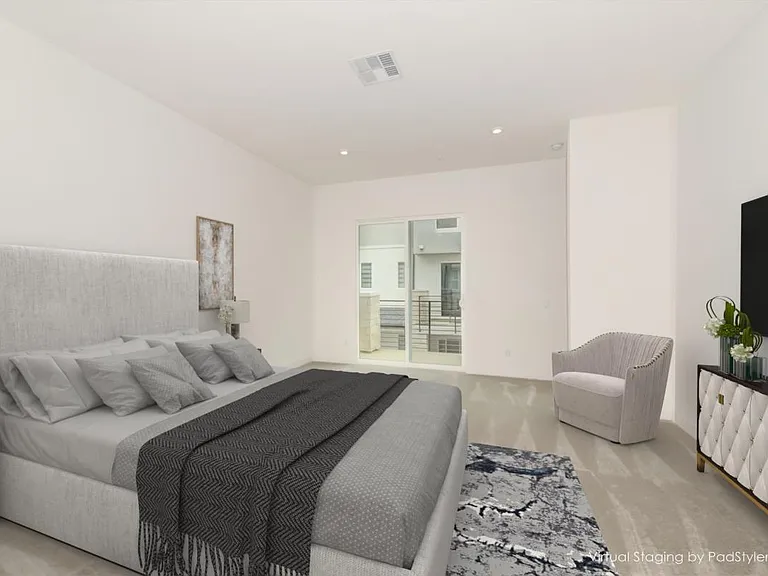 1307 Bushell St — Photo 7