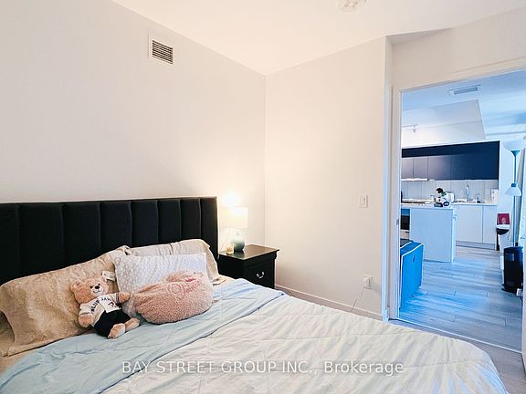 5th image of 8 Tippett Rd #312