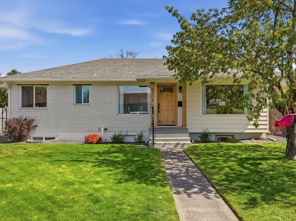 5704 N Alameda St, Spokane, WA 99205