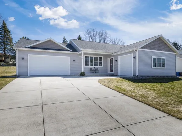 458 Highview Ln, Columbus, WI 53925