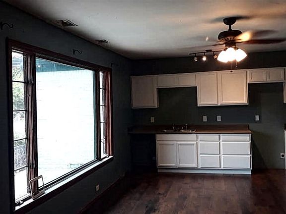 2nd image of 1954 Clarksville St