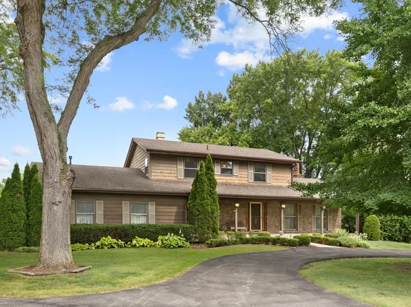 1150 Anne Ct, Dundee, IL 60118