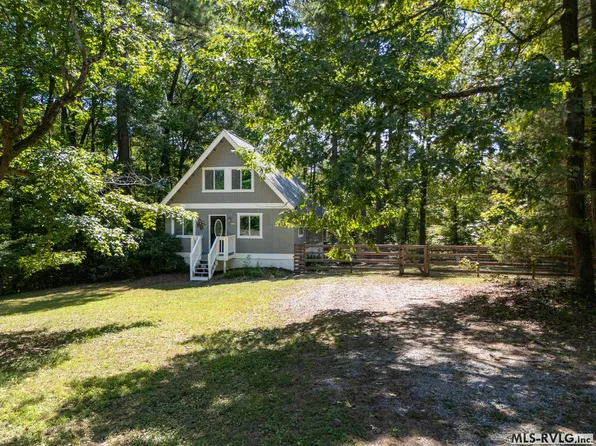 639 Holly Grove Ln, Bracey, VA 23919