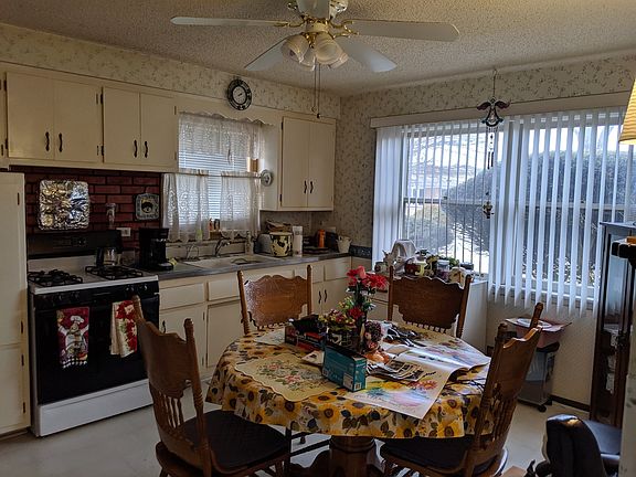 3rd image of 106 Kingston Pl
