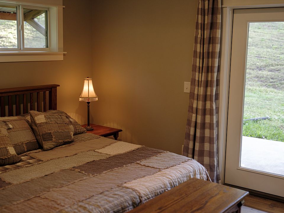 13th image of 3210 Morel Rd