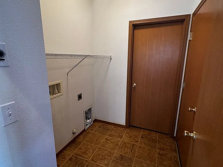 1208 W Malaga Ave — Photo 8