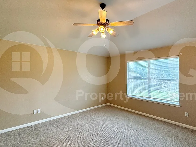 18905 Stirling Castle Ct — Photo 11