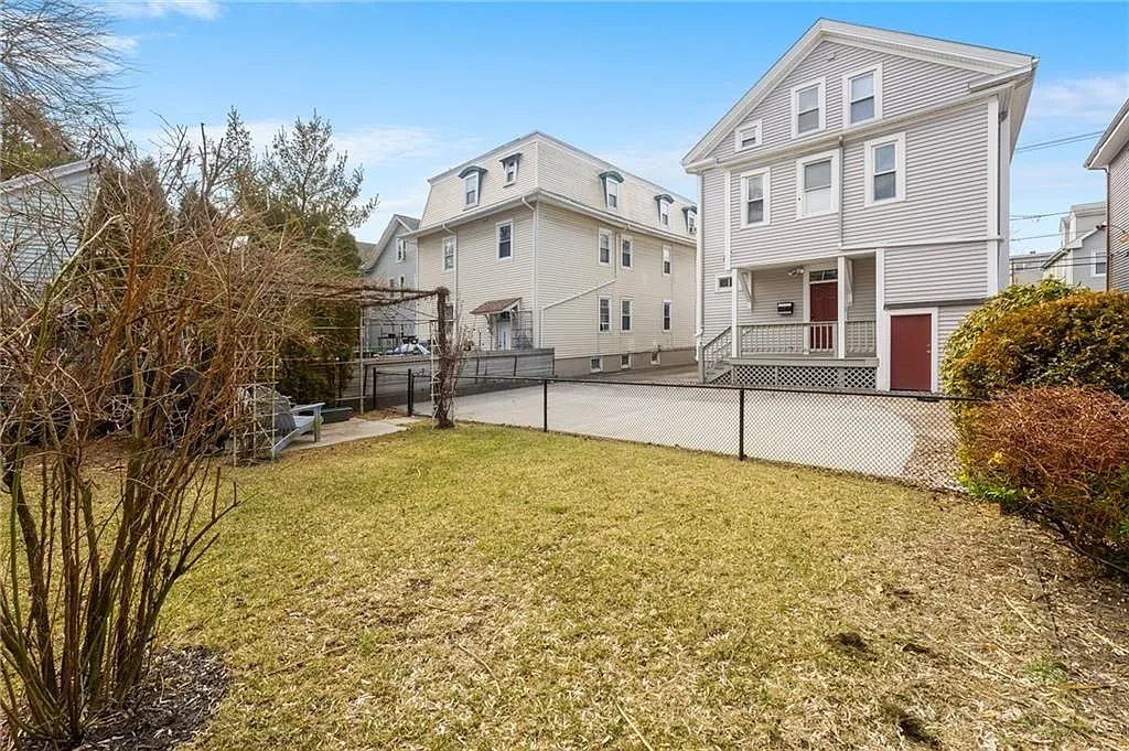2 bed, 1.0 bath, 802 sqft, $2,400 — Photo 4