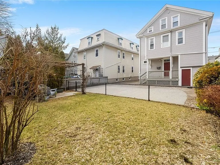 130 Sutton St #2 — Photo 4