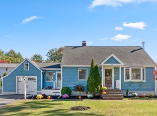 36 Oakdale Rd, Wilmington, MA 01887