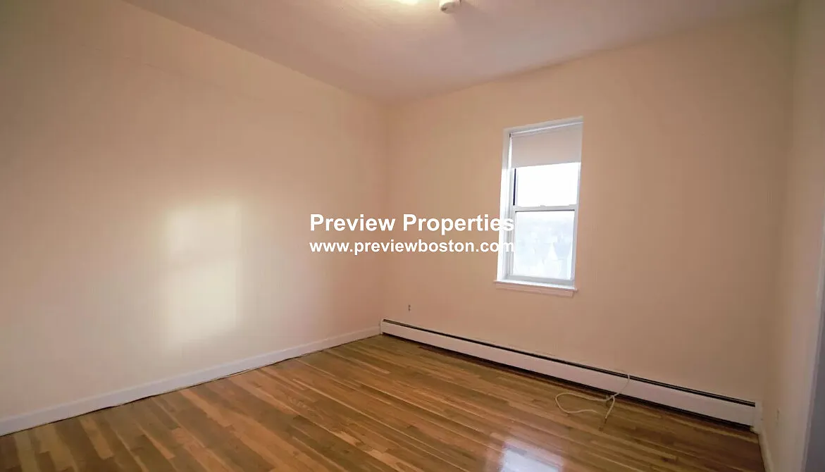 1 bed, 1.0 bath, $2,100 — Photo 2