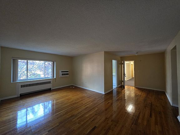 2nd image of 572 Whitney Ave #2G