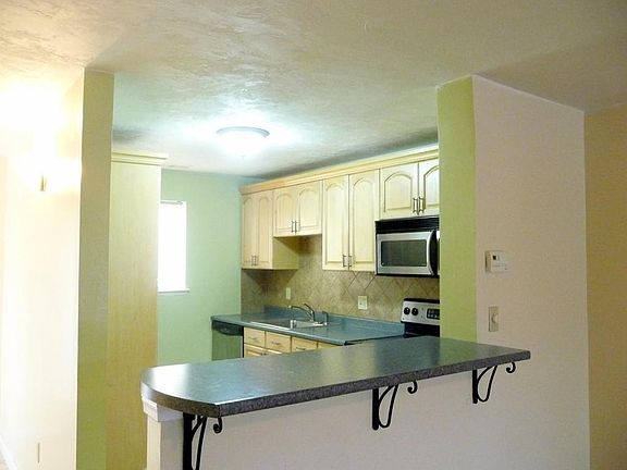5th image of 38 Village Hill Ln