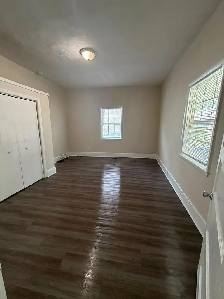 910 Chicamauga Avenue - 1 — Photo 3