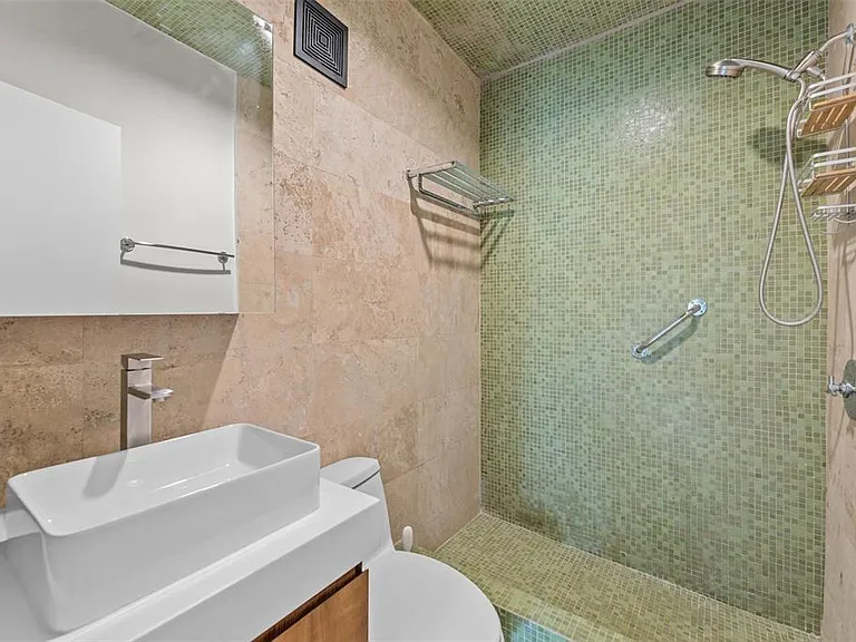 2165 Cacique — Photo 18