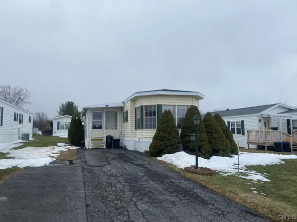 321 Matthew Dr, Clinton, NY 13323