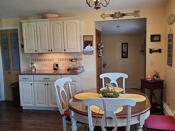 4th image of 36 Dennis Dr