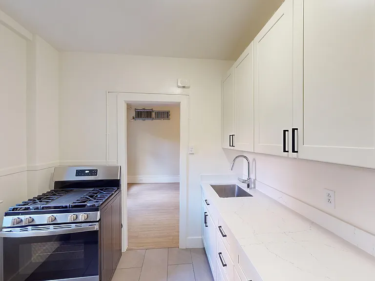 947 Bush Street — Photo 6