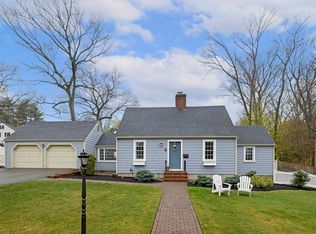 16 Longbow Rd, Lynnfield, MA 01940