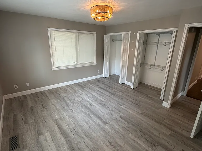 124 W Hartman Ave — Photo 17