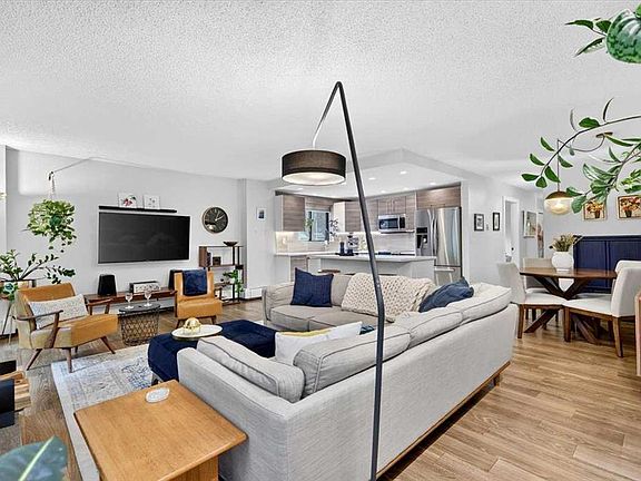 5th image of 626 S 24th Ave SW #201