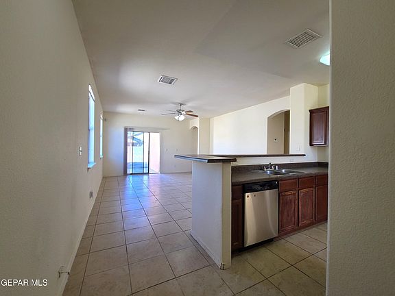4th image of 14465 Jacinto Ramos Ave