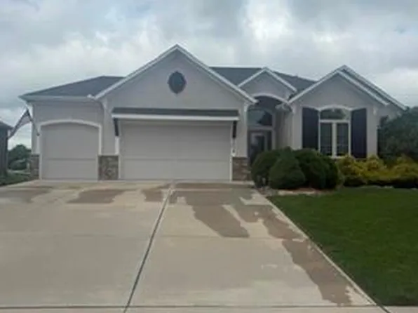 9804 W 163rd St, Overland Park, KS 66085
