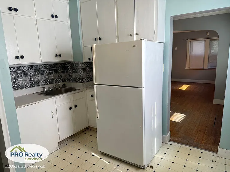 1306 Lafond Ave — Photo 6