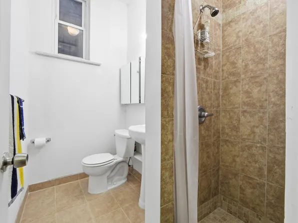 6020 Broadway image 15 of 34