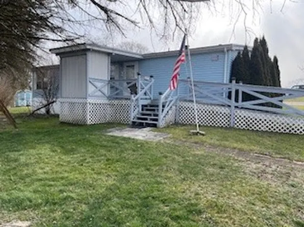 205 Maruca Dr, Mount Pleasant, PA 15666