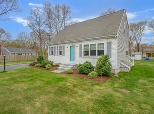 93 Lauries Ln, Marstons Mills, MA 02648
